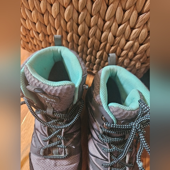 Windriver Ladies hiking boots - Picture 2 of 9